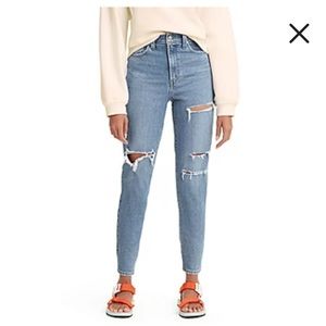 Levi’s mom jeans size 30